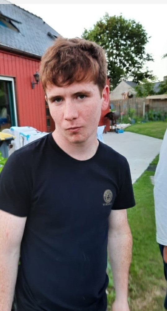 Statistiques du joueur: Matheo SIMON. Poste: Milieu saison: 2021/2022  - Foot SEPQ - Football QUEDILLAC