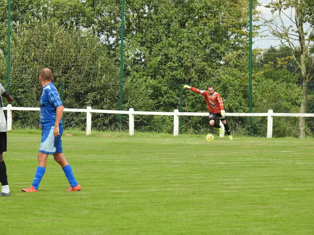 Statistiques du joueur: Anthony LOCHET. Poste: Gardien saison: 2021/2022  - Foot SEPQ - Football QUEDILLAC
