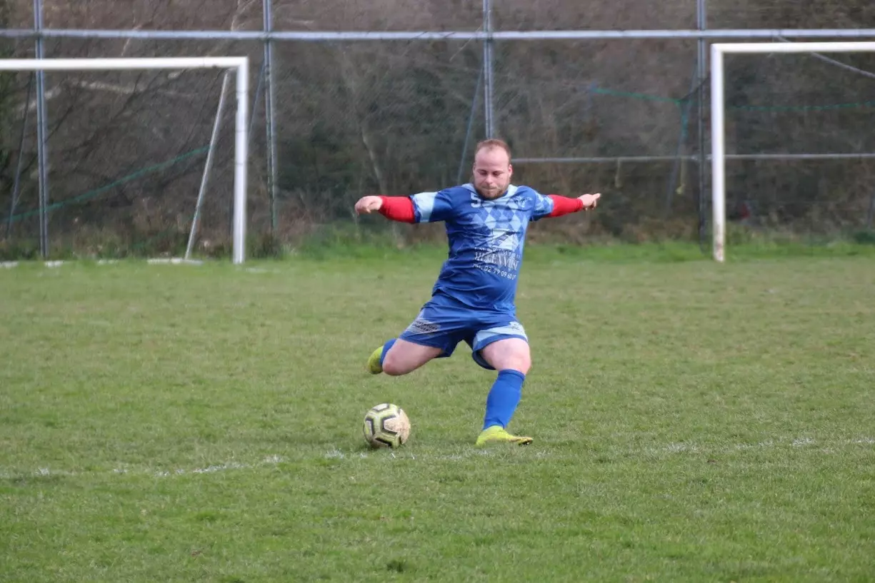 Statistiques du joueur: François DEMAY. Poste: Defenseur saison: 2021/2022  - Foot SEPQ - Football QUEDILLAC