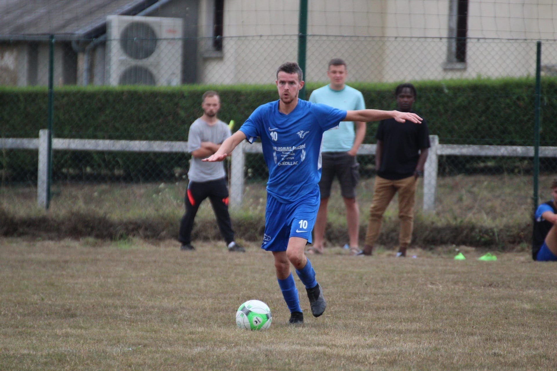 Statistiques du joueur: Mathieu Pontdeme. Poste: Milieu saison: 2022/2023 et décisif 7 fois - Foot SEPQ - Football QUEDILLAC