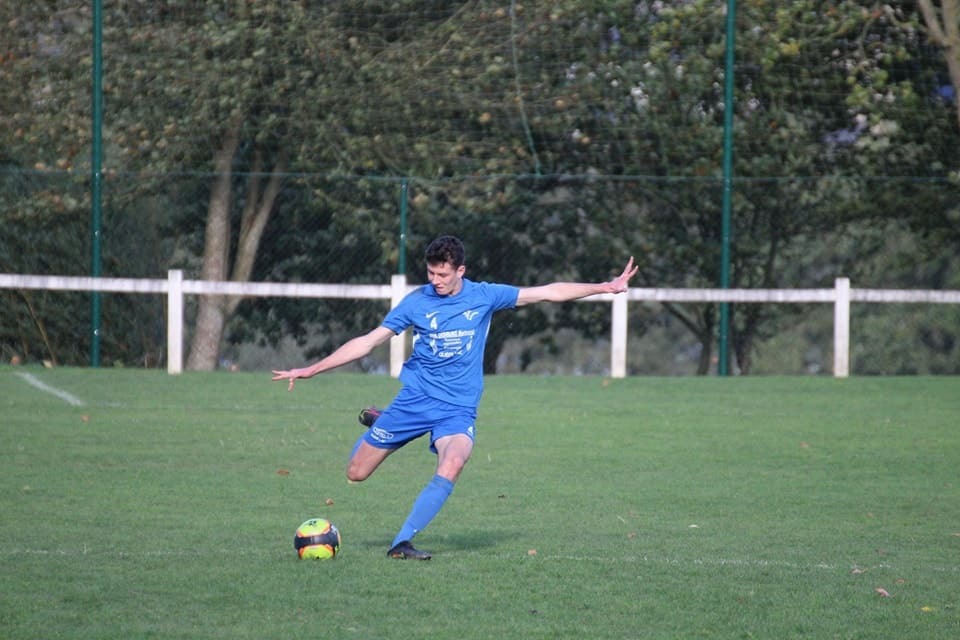 Statistiques du joueur: Robin Botrel. Poste: Defenseur saison: 2022/2023 et décisif 2 fois - Foot SEPQ - Football QUEDILLAC